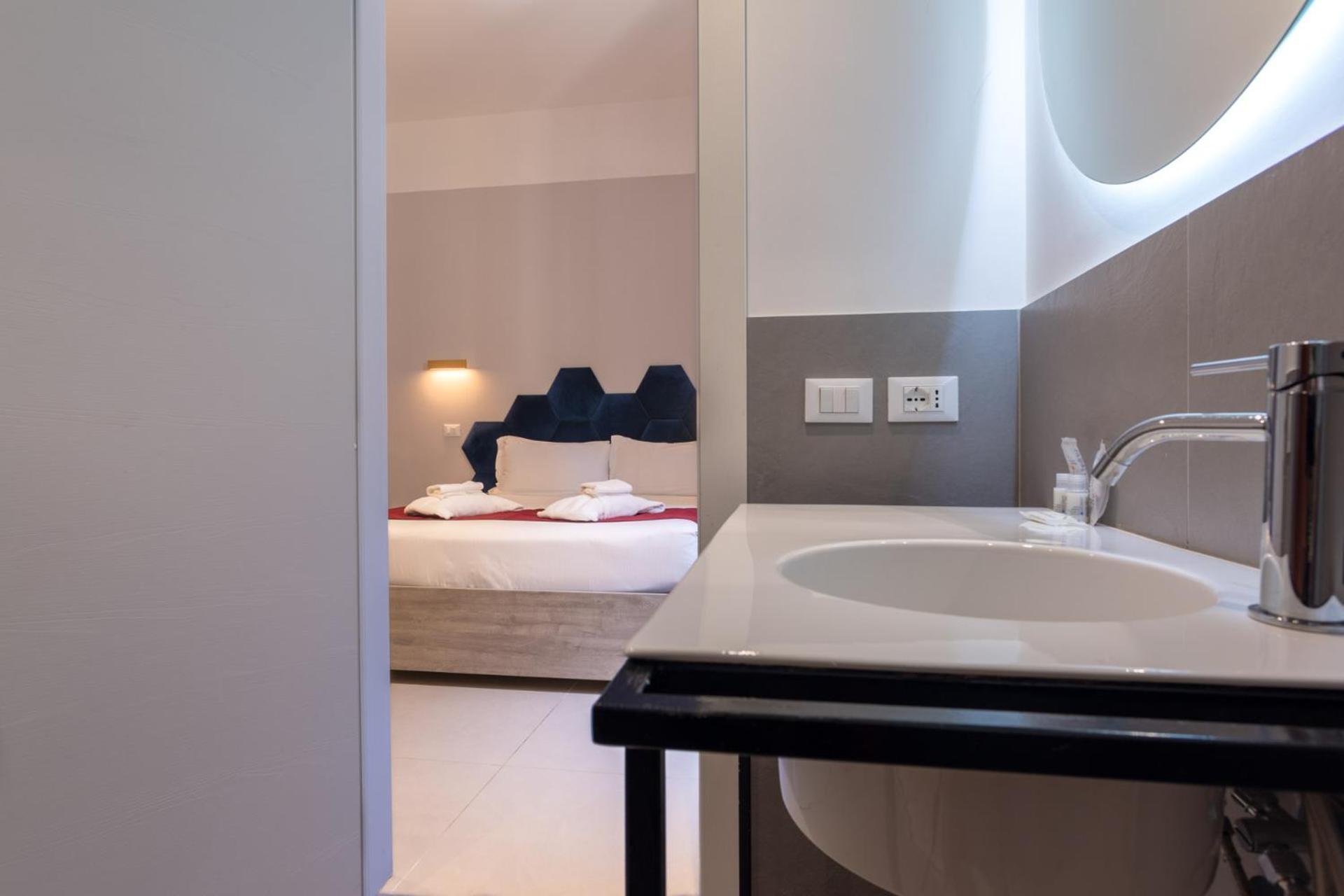 Carrara 24 * Rom